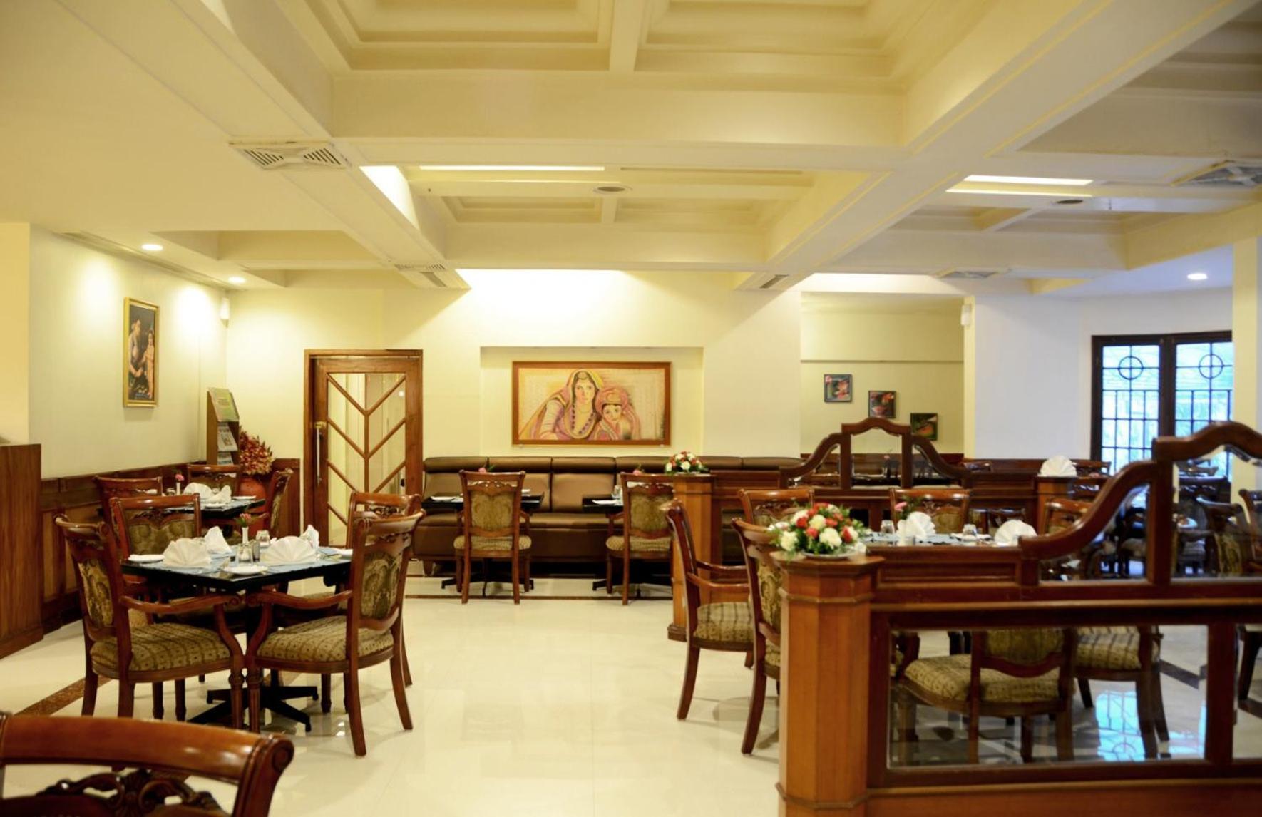 Presidency Kochi City Centre Exterior foto
